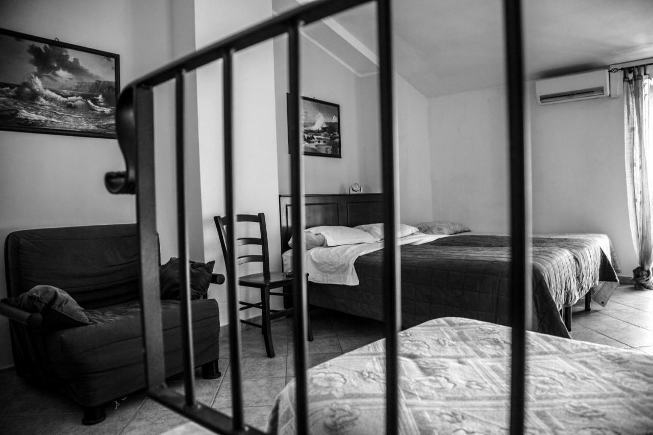 Bed & Breakfast Il Castellino Santo Stefano di Camastra Exteriör bild
